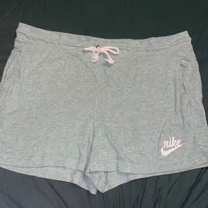 nike heathered green cotton shorts
